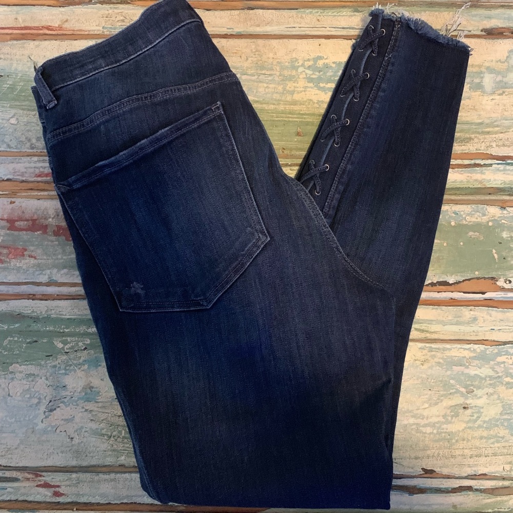 SUPER CUTE super high rise Express jeans